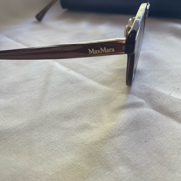 Stylish MAX MARA Brown Sunglasses - Picture 5 of 7
